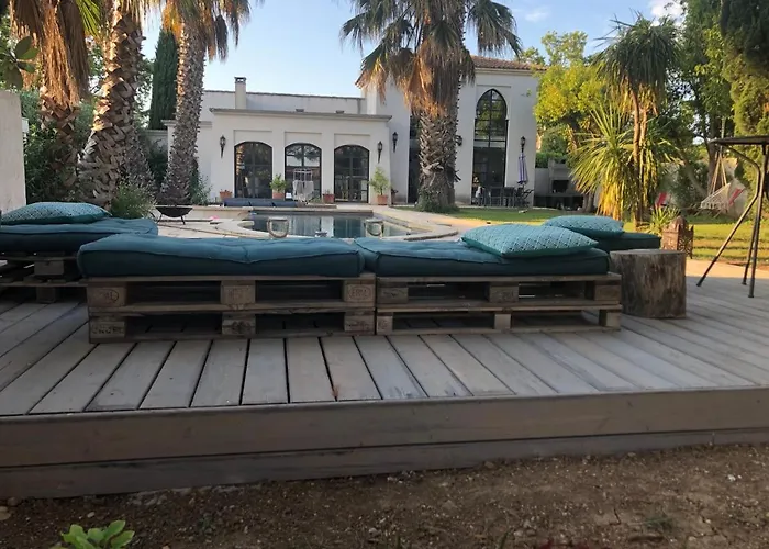 Villa Contemporaine Avec Piscine Sur 1400 M² De Terrain, A 10 Kms Du Cap D Agde