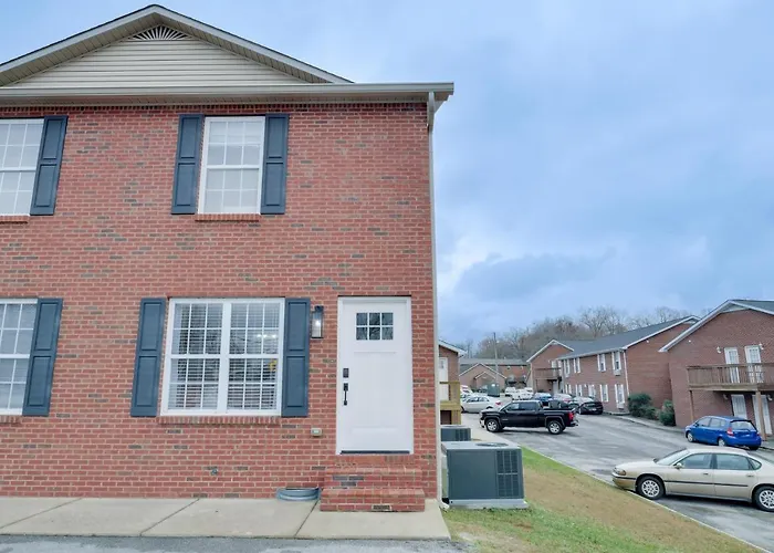 Modern Townhome: Walk To Tennessee Tech University