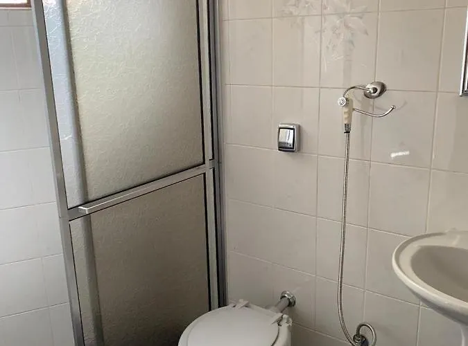 Quartos em casa no Clelia Bernardes