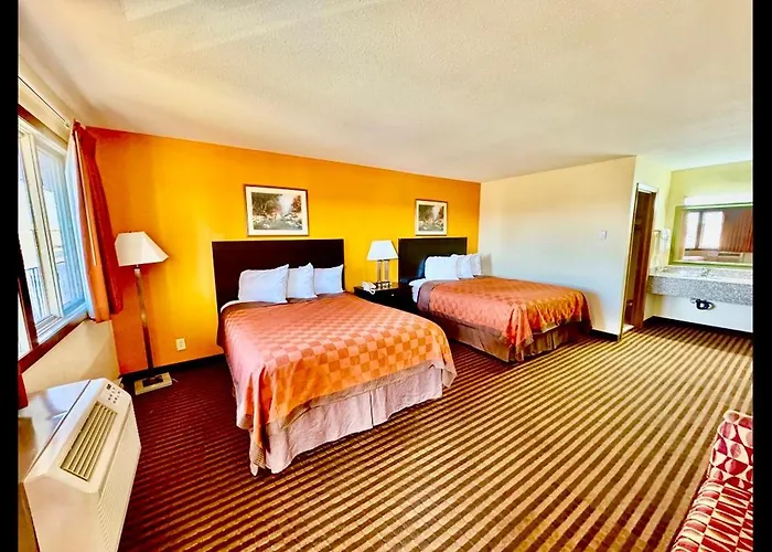 Scottish Inn & Suites - Eau Claire
