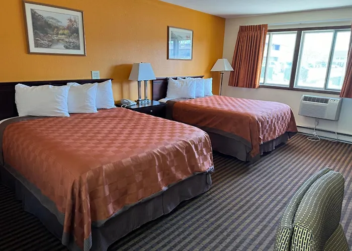 Scottish Inn & Suites - Eau Claire
