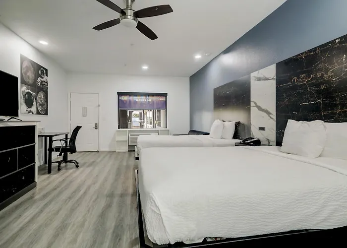 Grand Villa Inn Galleria