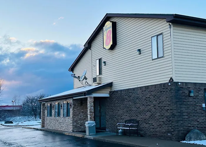 Super 8 By Wyndham Imlay City