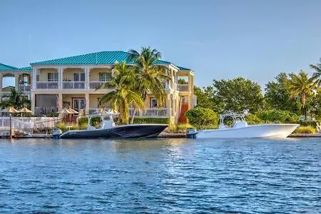 Grand Marina Suite -Waterfront Condo