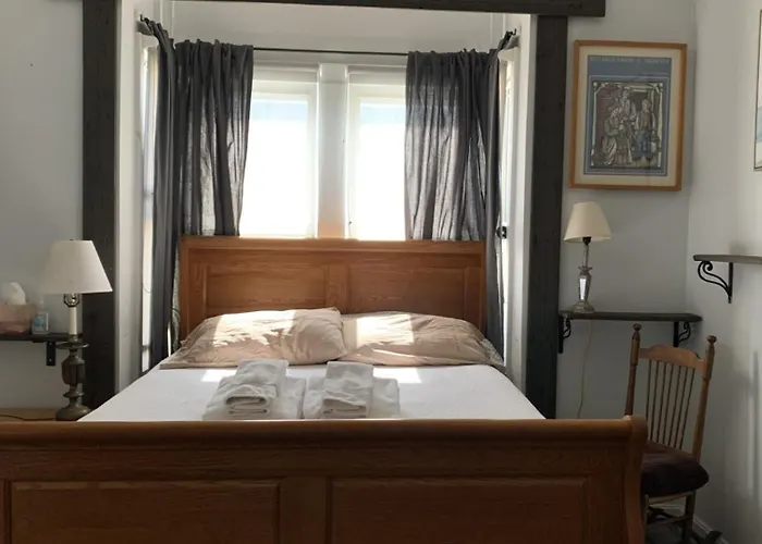 Private Rooms, Shared Bath In A Private Home Minutes From Logan Airport