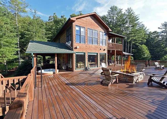 3Br Luxury Cabin • Hot Tub, Fireplaces & Firepit