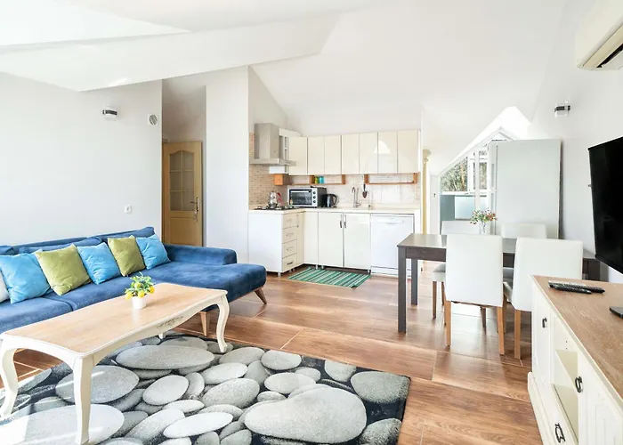 Dedeminn Marina House
