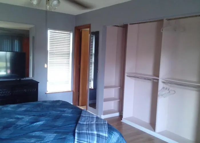 Irises House - Private Room In Home