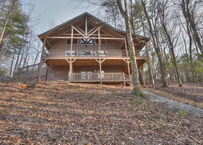 Luxury Cabin Sleeps 8 With Creekside Fire Pit Near Helen Ga