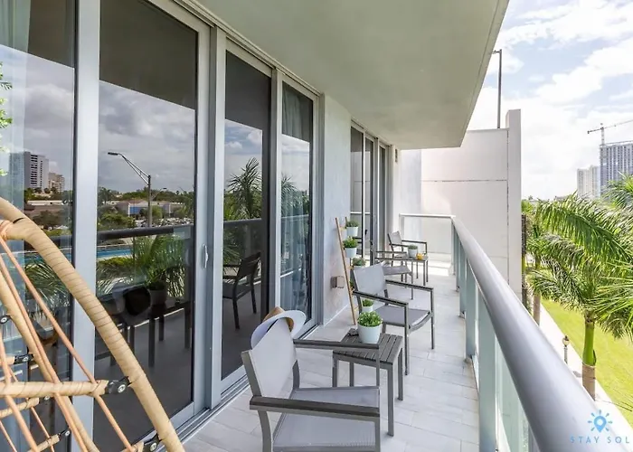 Tropical Apartment With Balcony - Pool - Up To 4 - Gym