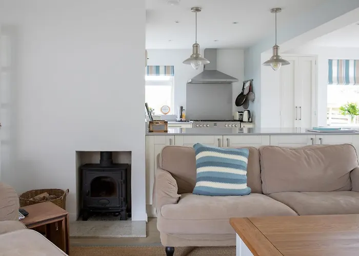 Family Seaside Retreat - 5 Minutes To Beach