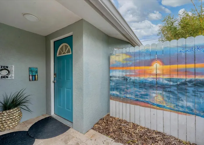 Beach Cottage With Heated Pool Just Off Siesta Key