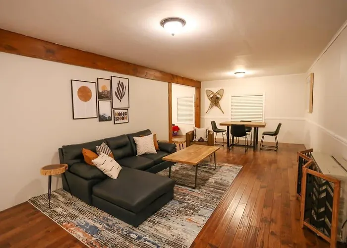 Modern & Cozy Getaway House Near Conway Lake - Pet Friendly