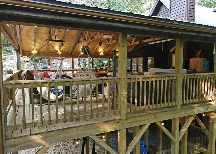 Poplar Ridge -Hot Tub- Pets Ok Large Deck- Dog Run