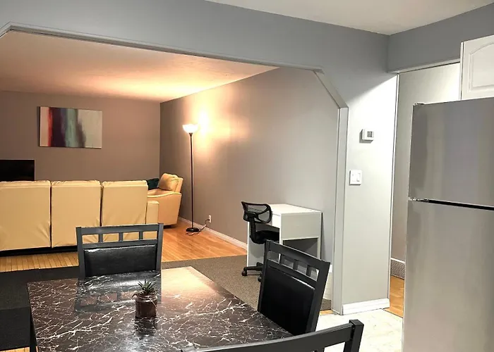 Spacious Downtown 3Br Home, 4Bds