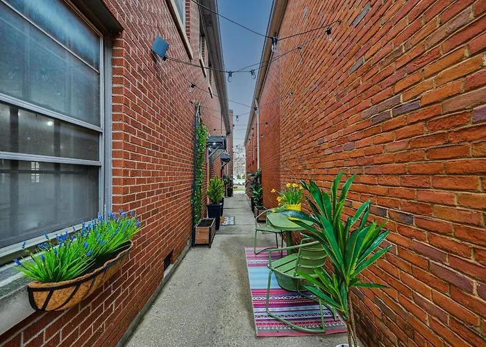 Chic Elizabethtown Apartment: Walk To Downtown!