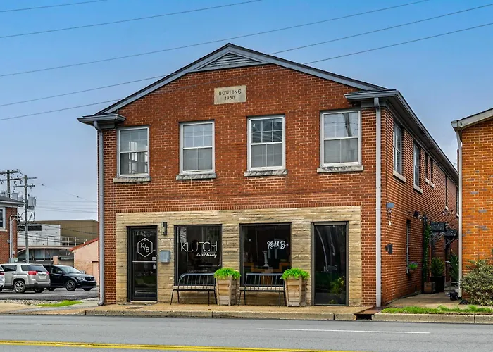 Chic Elizabethtown Apartment: Walk To Downtown!