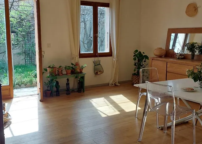 Villa 80 m2 jardin terrasse 3 chambres Provence