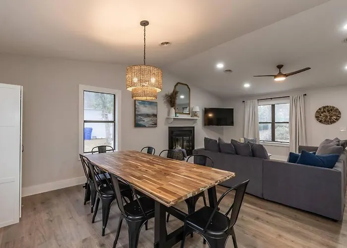 Island Joy - Newly Renovated/Walk To The Beach!