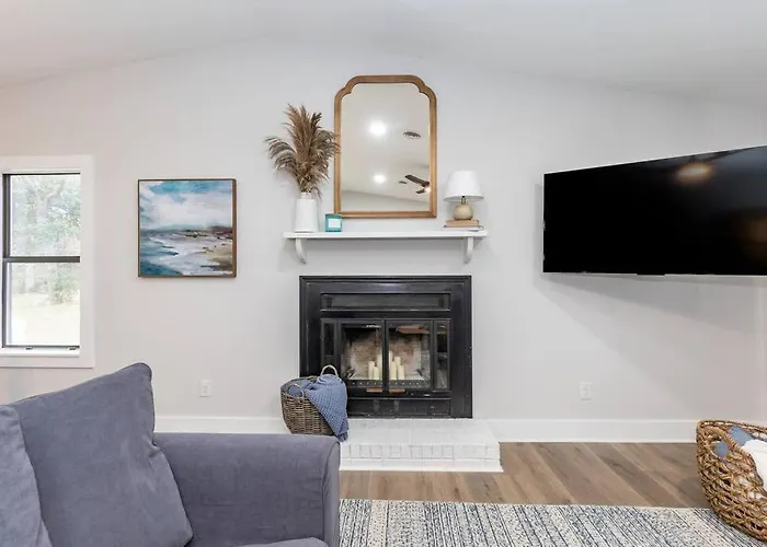 Island Joy - Newly Renovated/Walk To The Beach!