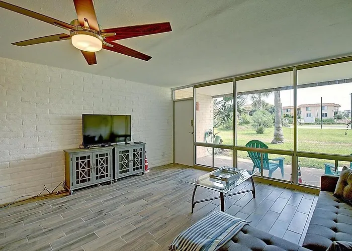 A Salty Day Getaway At Sea Sands Condominiums