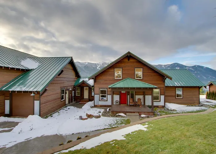 Dazzling Cle Elum Home; Mountain Views