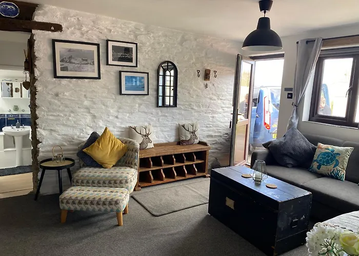 Horseshoe Cottage