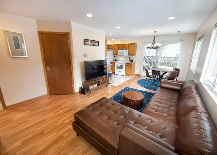 Tucked Away Off Brady - 4 Beds