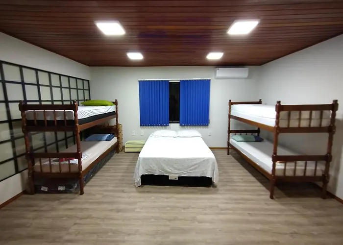 Linda e aconchegante casa em Jaraguá!