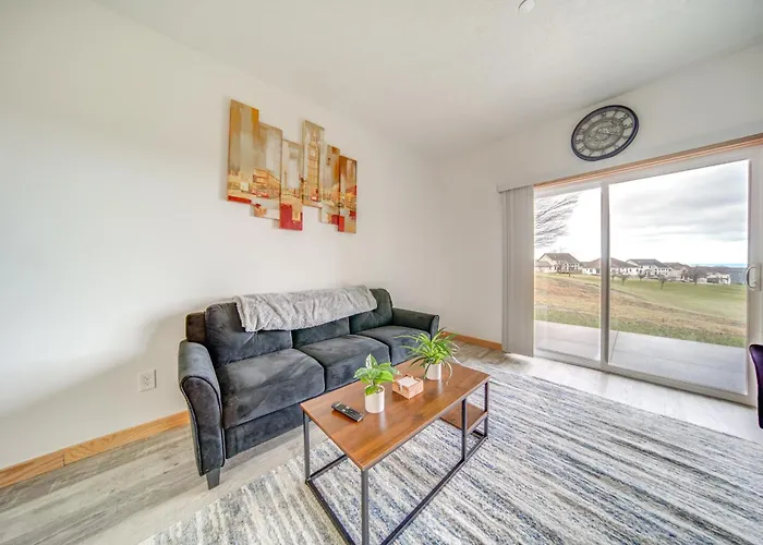 Golf Course View: Centrally Located Condo In Erie