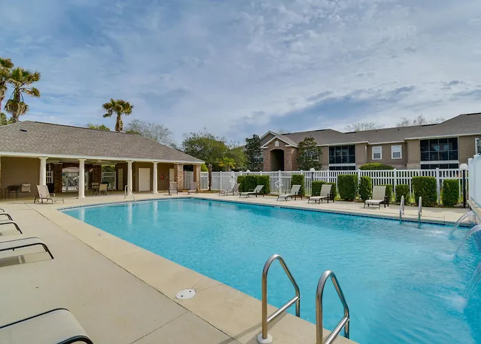 Foley Condo W/ Pool Access: 10 Mi To Gulf Shores!