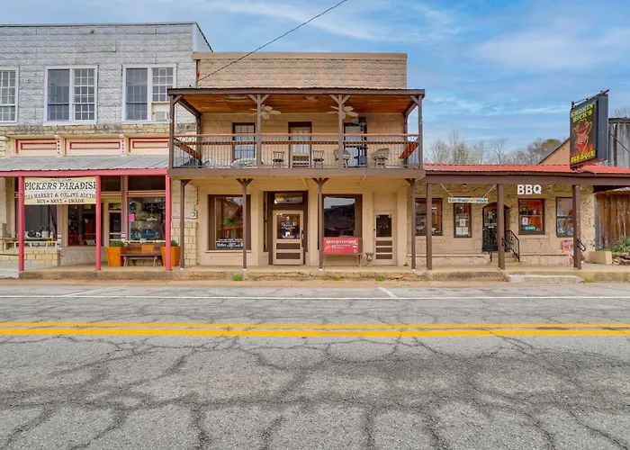 Historic Hardy Home W/ Game Room On Main Street