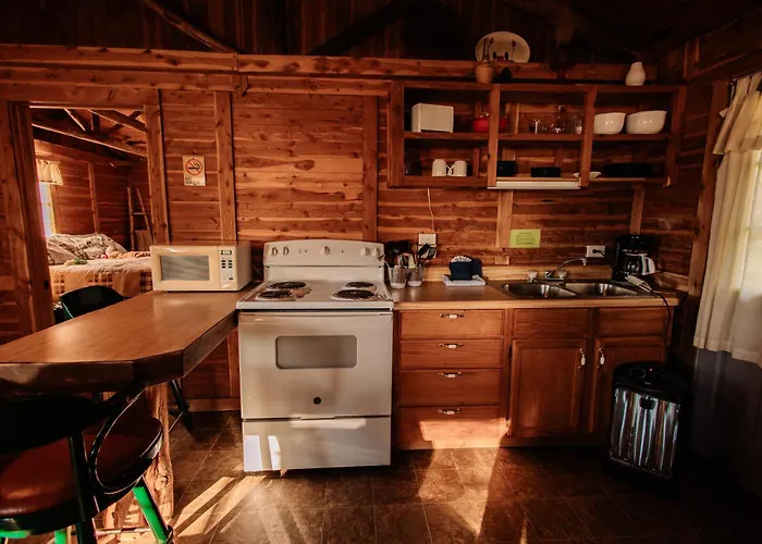 Thunderbird Lodge