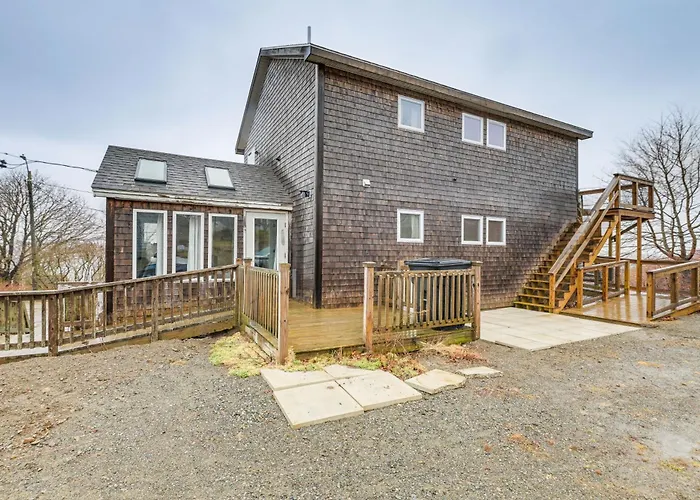 Newly Renovated Maine Retreat: Deck W/ Ocean View!