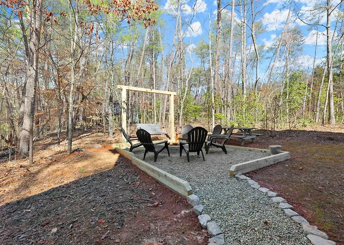 Firefly Lodge - Cozy 4 Bedroom Cabin Minutes To Helen