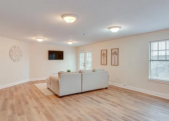 Downtown Kemah Rental ~ 3 Blocks To Boardwalk!