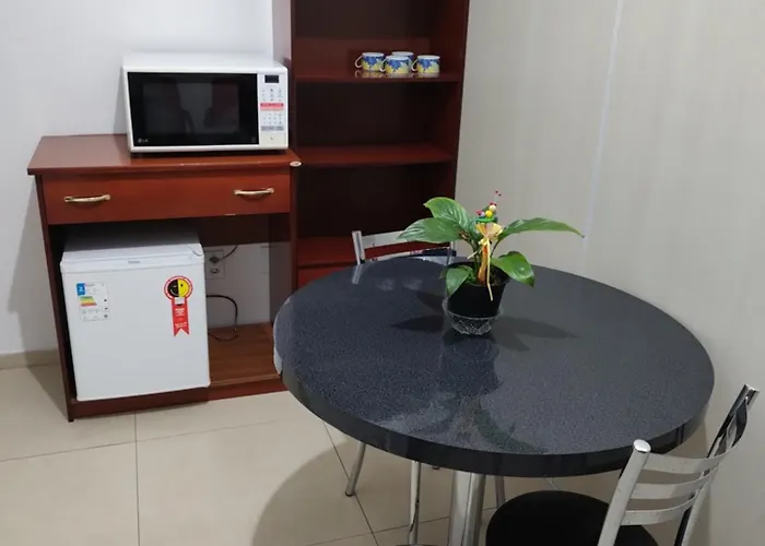 Quarto Confortavel Em Est Velha
