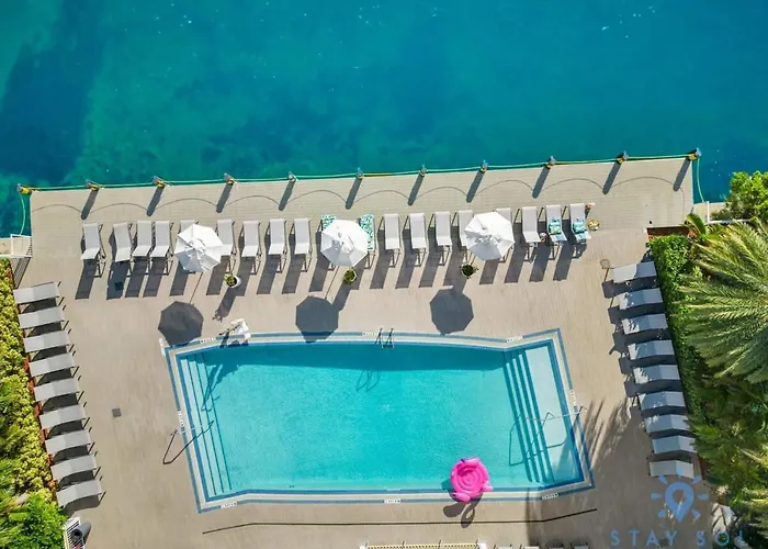 Tropical Apartment With Balcony - Pool - Up To 4 - Gym