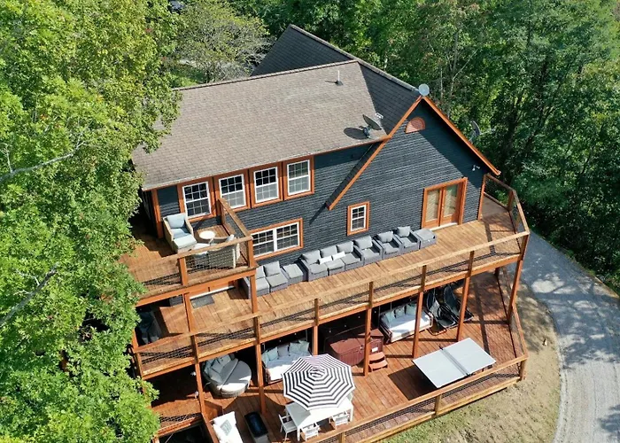Sunset Cove Lakefront Luxury Lodge With Private Dock