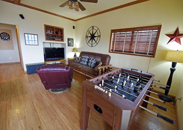 Over The Moon-Hot Tub, Pets Friendly, Wifi, Gameroom. Mountain View, Wet Bar,