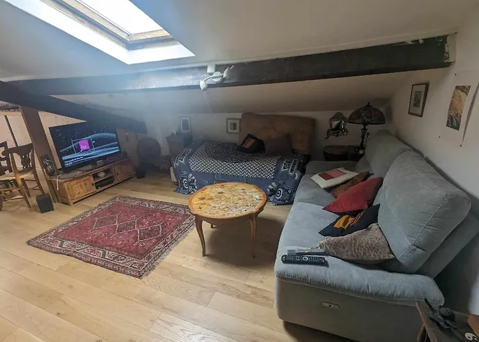 Loft Cosy et Lumineux: Parisian Charm near Metro 11