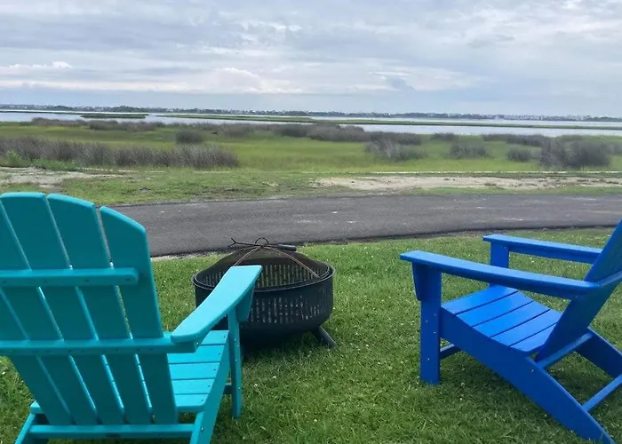Surf City Serene Waterfront Vacation Home