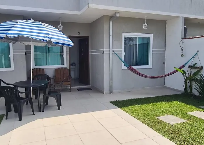 Casa A Poucos Metros Da Praia!