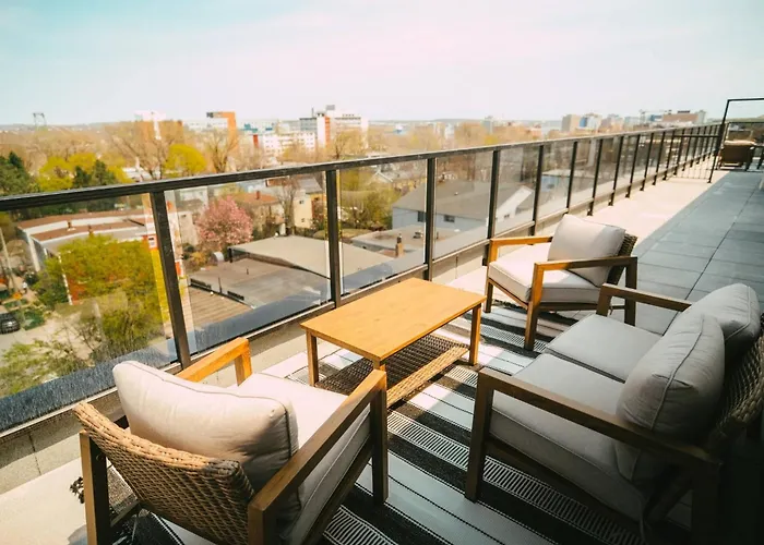 Chic Cozy Retreat - 2Br - Stunning North End Views