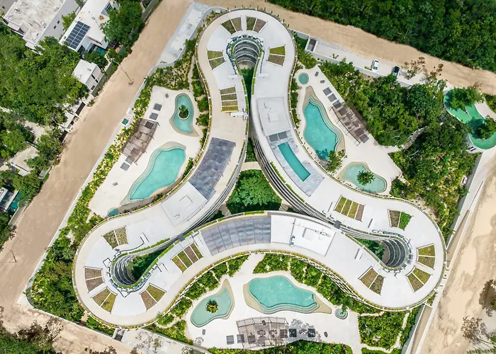 Mistiq Gardens