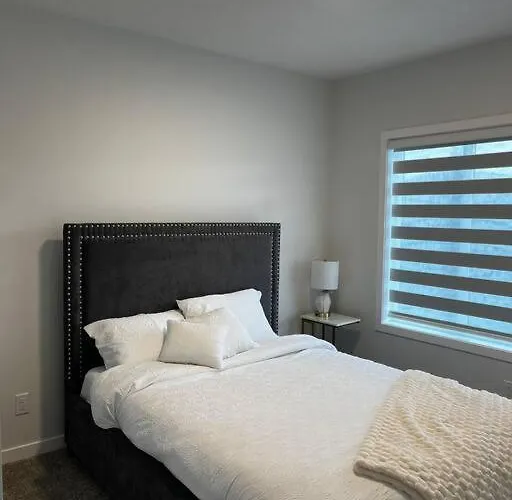 Home Away From Home In Nw Calgary
