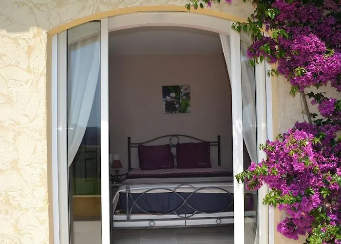 Villa Grasse Vue Mer Exceptionnelle 8P Piscine Interieure