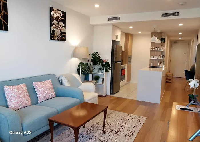 Lux 2 Bed 2 Bath Secure Parking Apartment In The Heart Of Dickson, Canberra