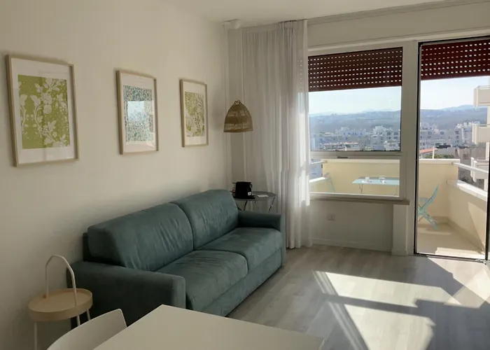 Lamar Suites Seafront Apartments