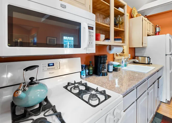 Bluemoon Vacation Rentals - Bluemoon Cottage